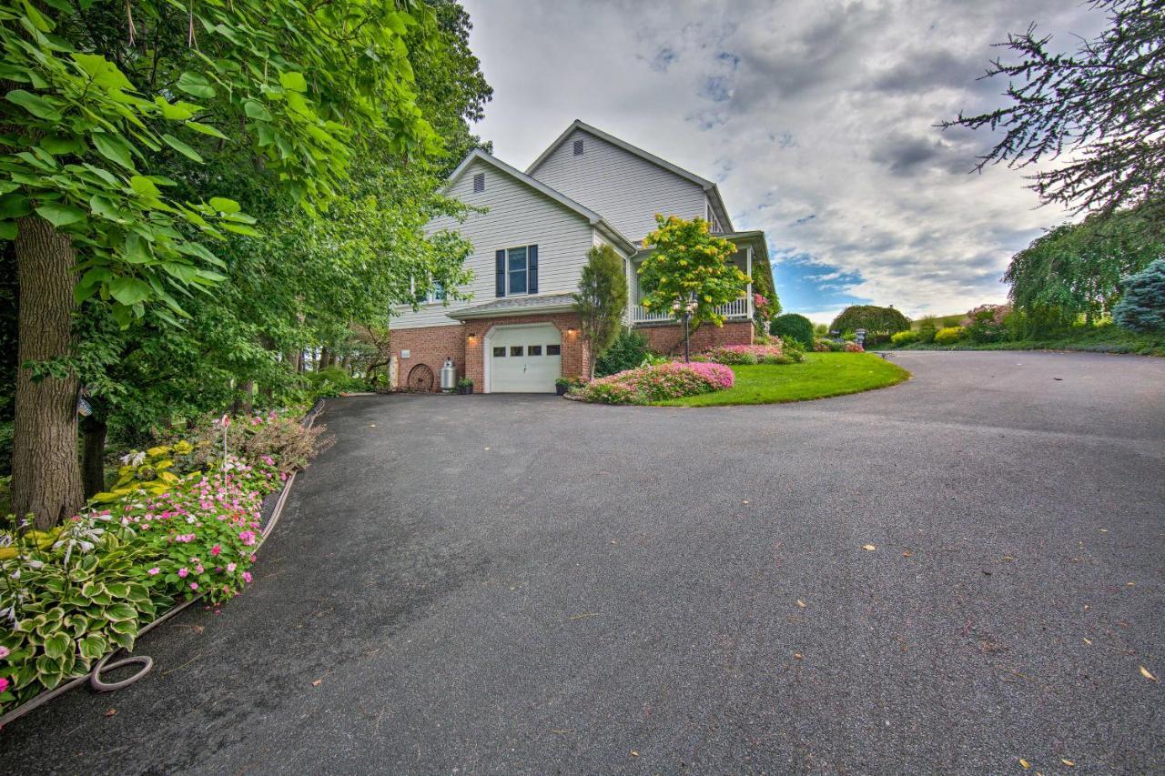 Charming Apartment With Yard And Beautiful Gardens! Manheim Exterior photo